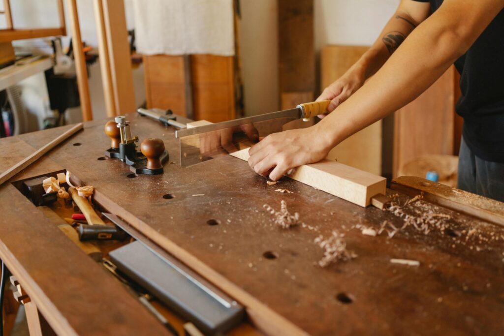 Le métier de menuisier, artisan du bois sur mesure