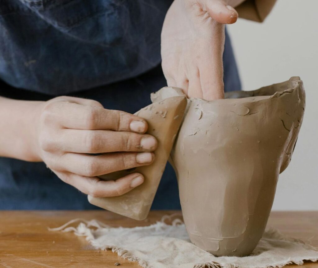 Métier de céramiste, création sur mesure, restauration